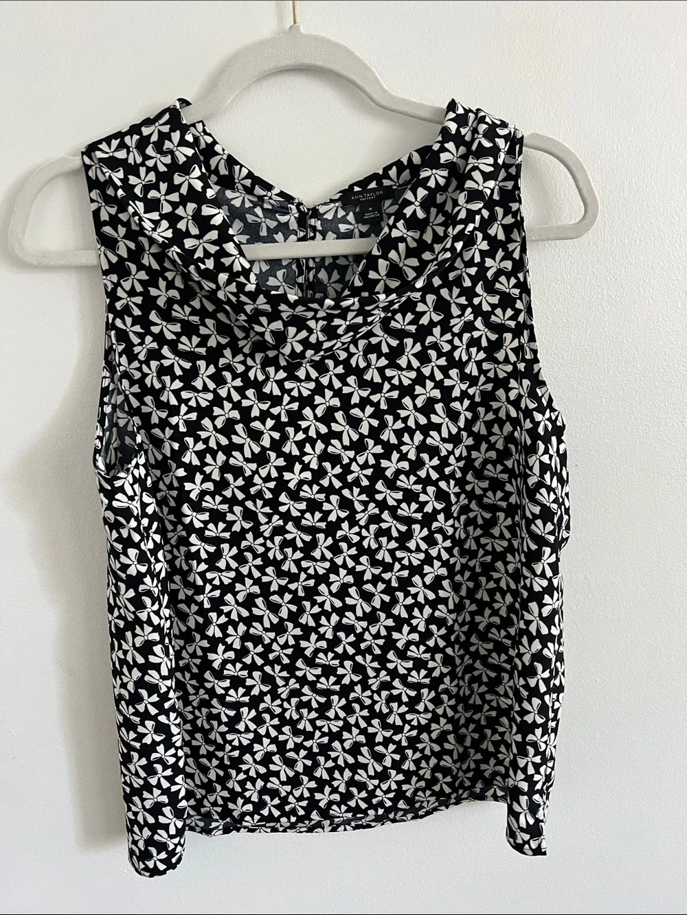 Ann Taylor Black and White Floral-Print Short Sleeve Tee - Picture 7 of 7